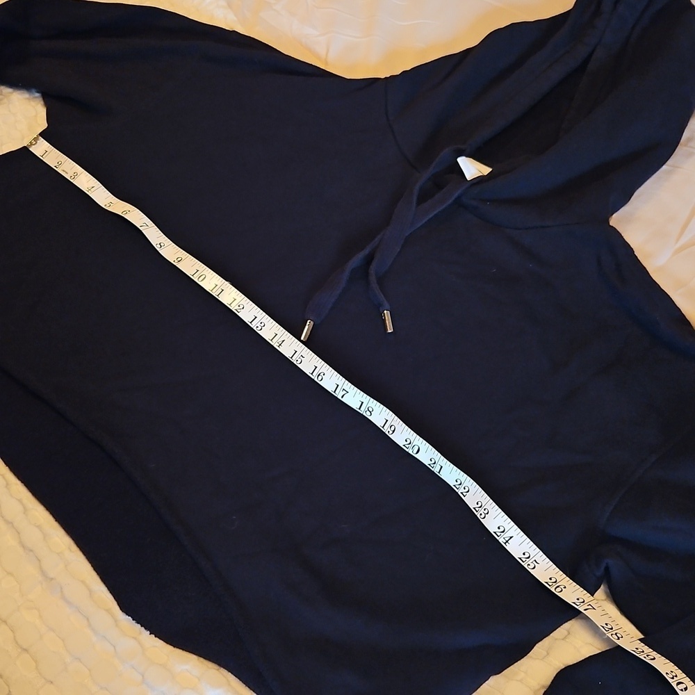 H&m Black Women's Cropped Oversized Hoodie - Picture 3 of 5
